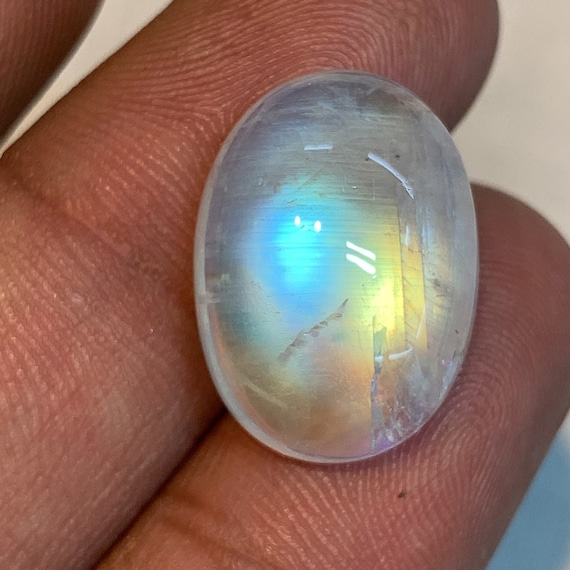 月亮石寶石近照月光效應