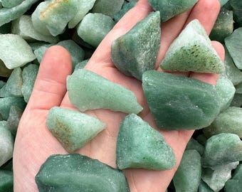 手持東陵玉原石