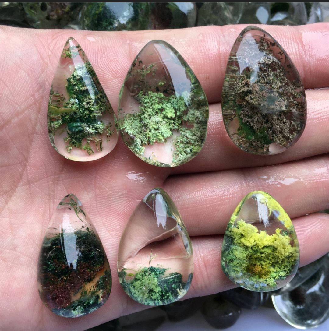 綠幽靈水晶內含物近照