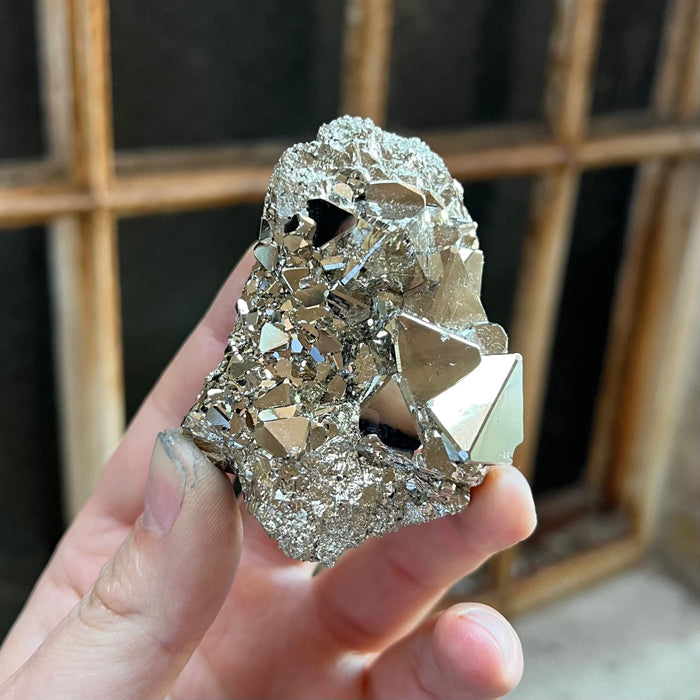 黃鐵礦原石晶簇