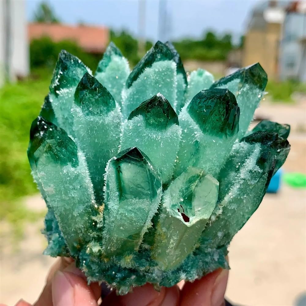 綠幽靈水晶礦石群