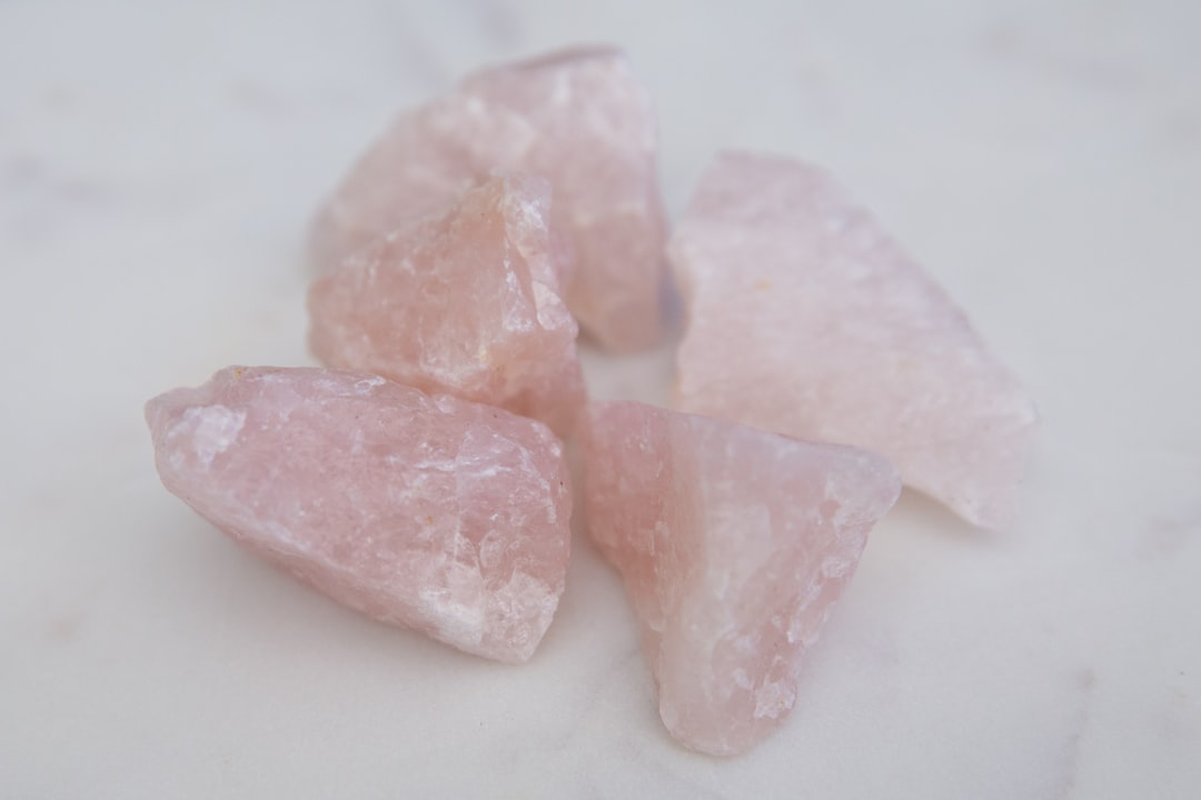 粉晶原石
